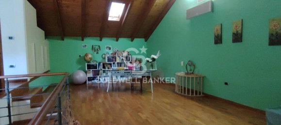 5 rooms Building in Caserta, Italy No. 300445 9