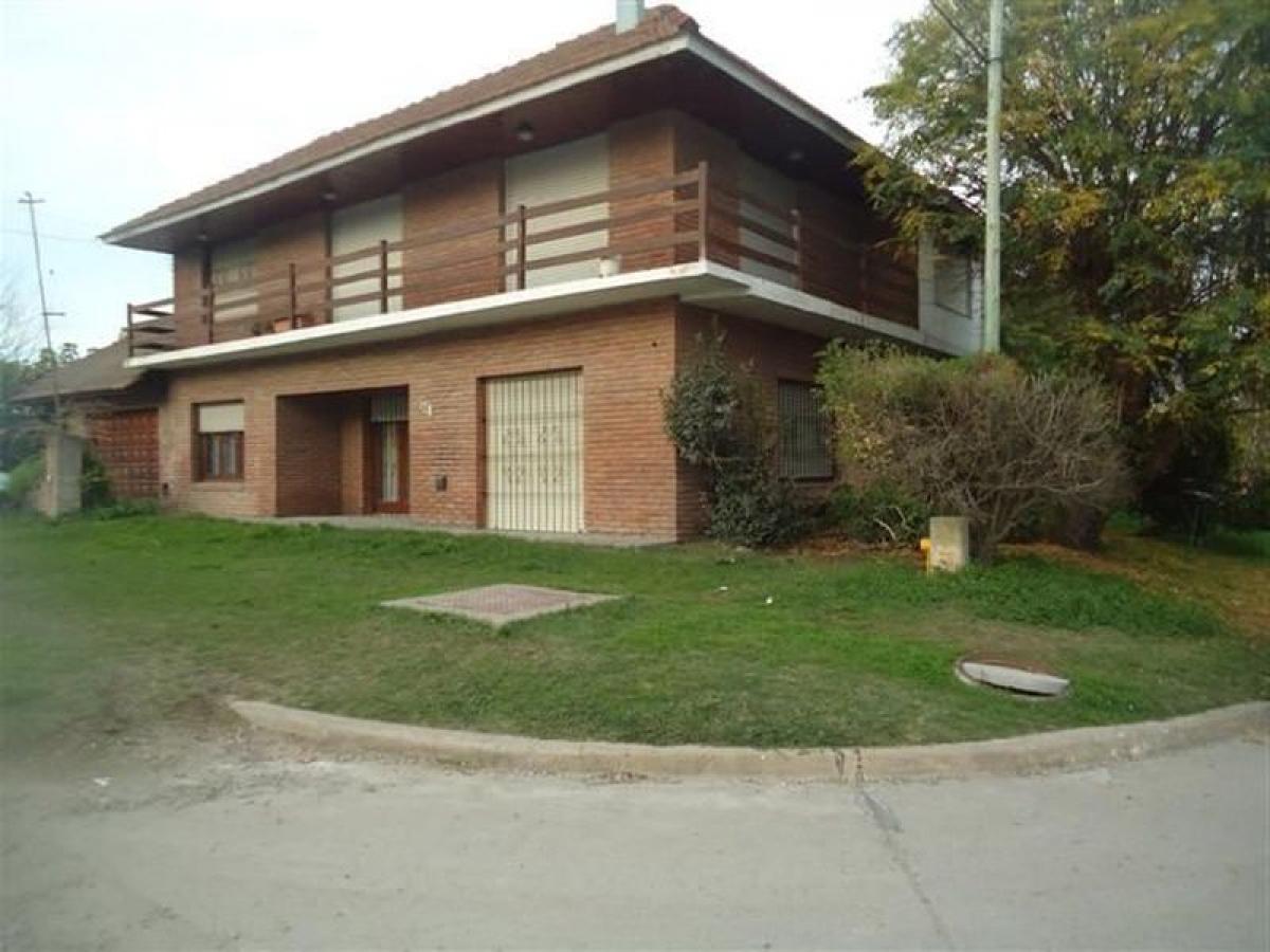 5 bedrooms House in Mar del Plata, Argentina No. 82063