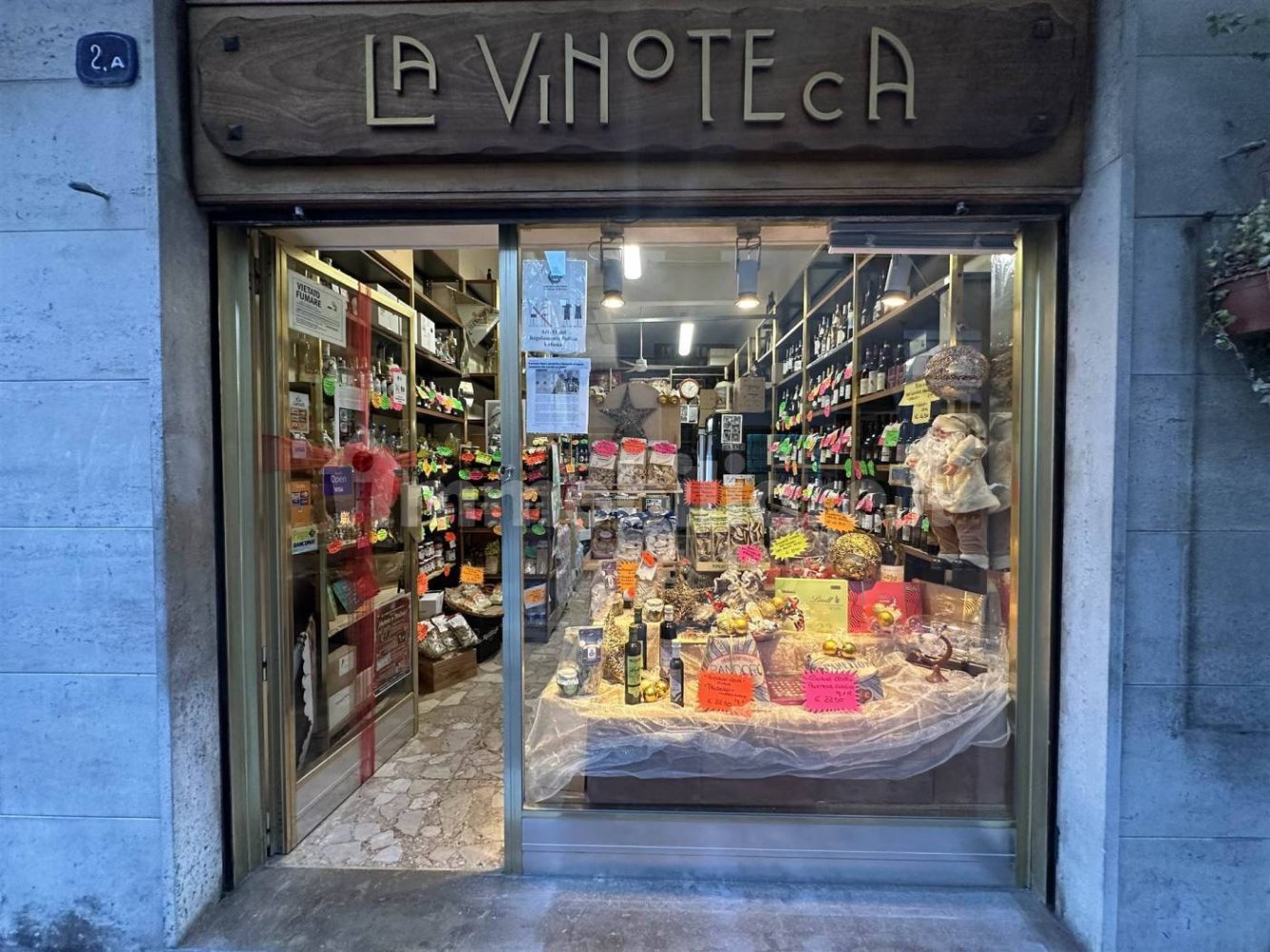 2-salle Propriété commerciale à Spotorno, Italy No. 234703