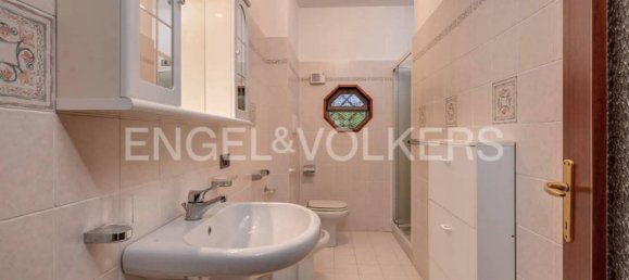 5 bedrooms Villa in Plesio, Italy No. 270414 9