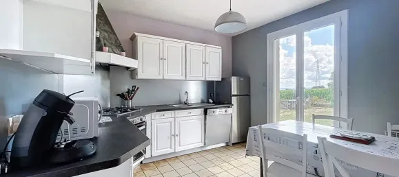 3 bedrooms House in Rhone, France No. 286695 8