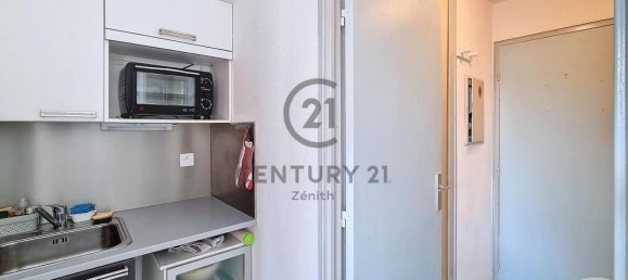 2-salle Appartement à Le Barcarès, France No. 197445 5