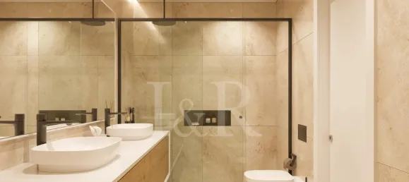 3 bedrooms Apartment in Lisbon, Portugal No. 101744 6