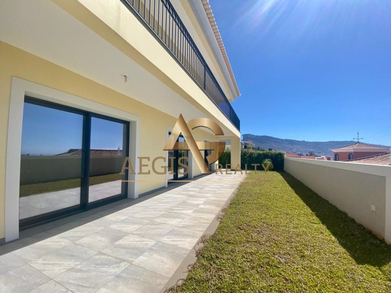 Casa de 3 dormitorios en Funchal, Portugal No. 94300