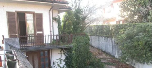 6 rooms Villa in Burago di Molgora, Italy No. 7749 4
