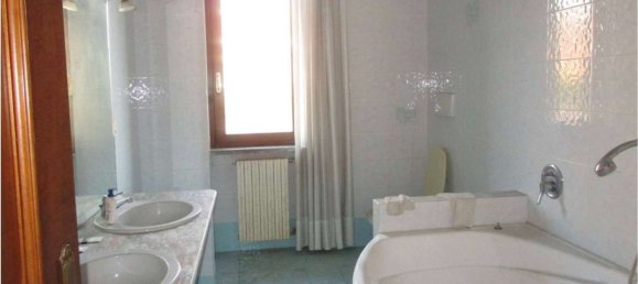 6 rooms Villa in Burago di Molgora, Italy No. 7749 14