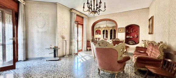 Apartamento de 6 habitaciónes en Naples, Italy No. 32485 4