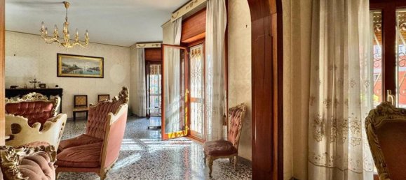 Apartamento de 6 habitaciónes en Naples, Italy No. 32485 12