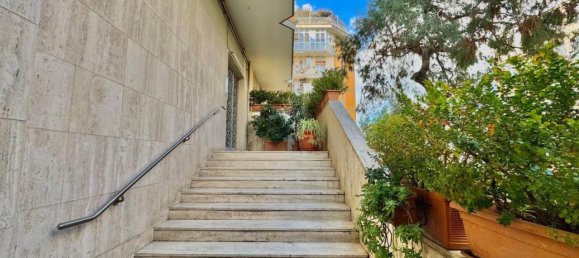 Apartamento de 6 habitaciónes en Naples, Italy No. 32485 7