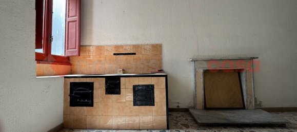 Casa de 5 habitaciónes en Montesarchio, Italy No. 365814 3