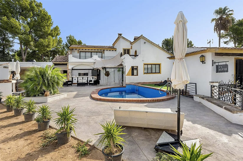 5 bedrooms House in Costa De La Calma, Spain No. 70885