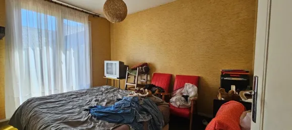 3 Schlafzimmer Haus in Saint-Genest-Lerpt, France, Nr. 351102 10