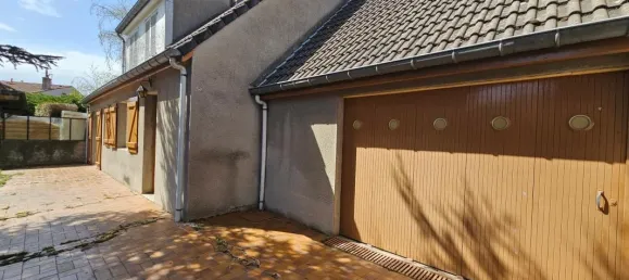 3 Schlafzimmer Haus in Saint-Genest-Lerpt, France, Nr. 351102 22