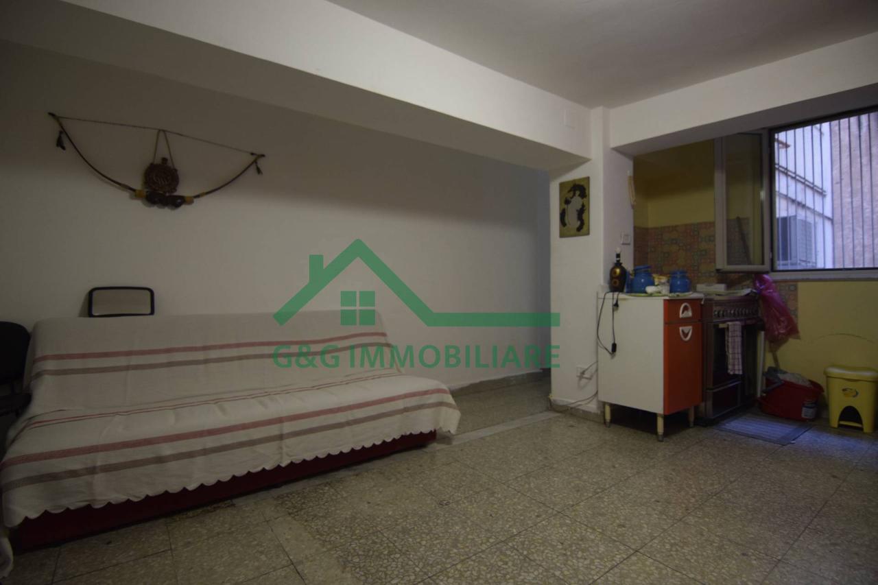 Квартира с 2 комнатами в Катания, Италия № 237423