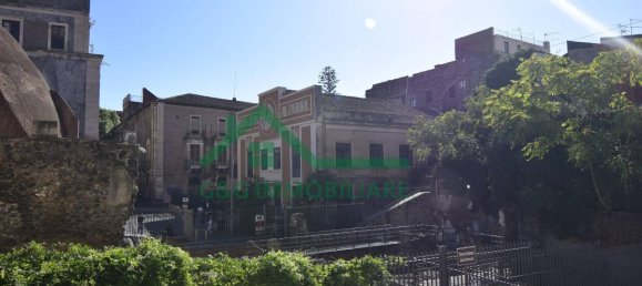 Квартира с 2 комнатами в Катания, Италия № 237423 17