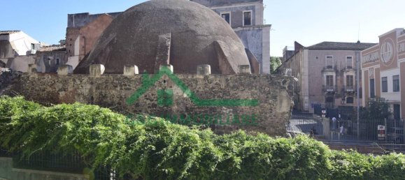 Квартира с 2 комнатами в Катания, Италия № 237423 16