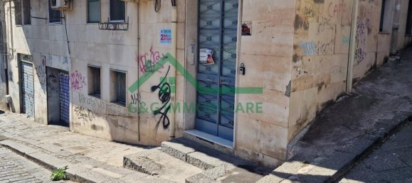 Квартира с 2 комнатами в Катания, Италия № 237423 3