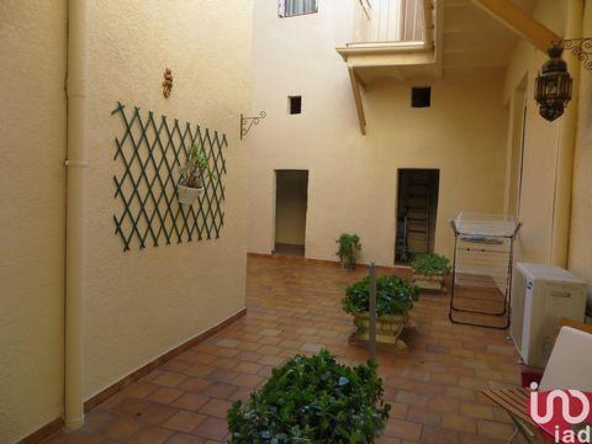 2 bedrooms Condo in Nimes, France No. 35533