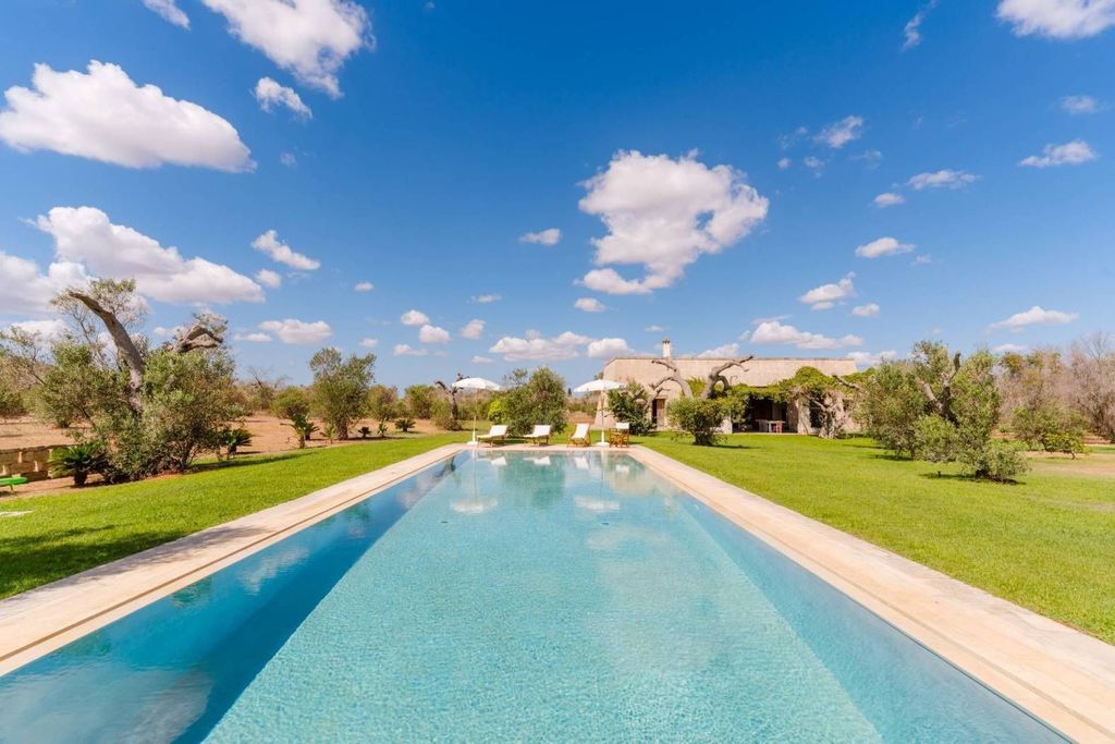 4 bedrooms Villa in Carpignano Salentino, Italy No. 313176