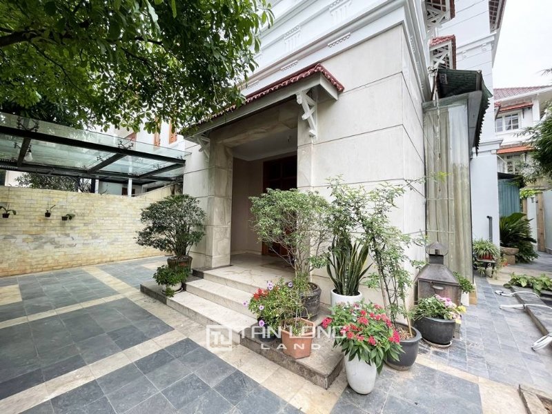 7 bedrooms Villa in Tay Ho, Vietnam No. 637