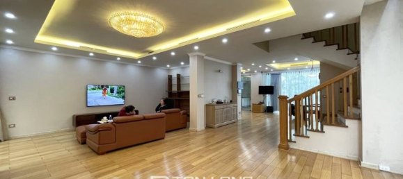 7 bedrooms Villa in Tay Ho, Vietnam No. 637 3