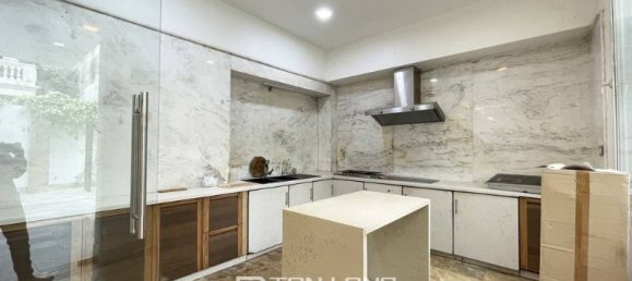 7 bedrooms Villa in Tay Ho, Vietnam No. 637 9