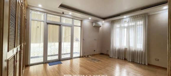 7 bedrooms Villa in Tay Ho, Vietnam No. 637 17