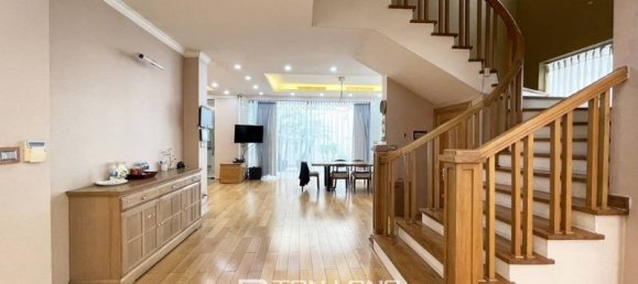 7 bedrooms Villa in Tay Ho, Vietnam No. 637 4