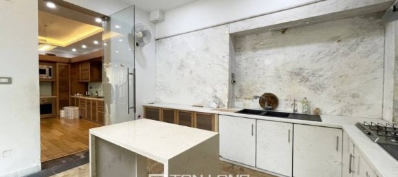 7 bedrooms Villa in Tay Ho, Vietnam No. 637 10