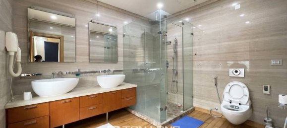 7 bedrooms Villa in Tay Ho, Vietnam No. 637 25