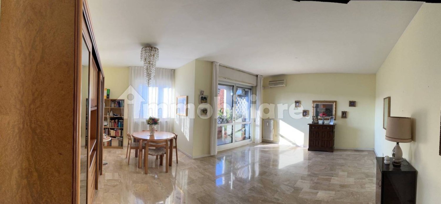 2 bedrooms Apartment in Milan, Italy No. 252286