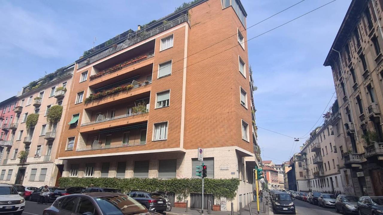 2 rooms Apartment in Milan, Italy No. 242470