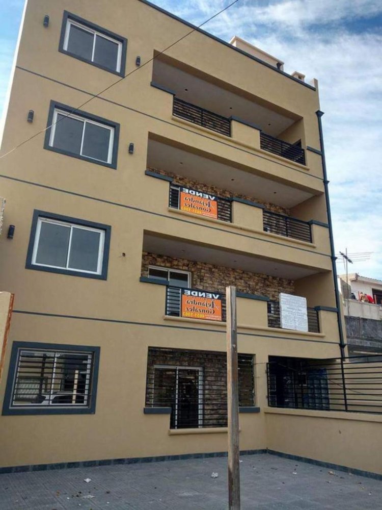 Studio in Bermudez, Argentina No. 4876