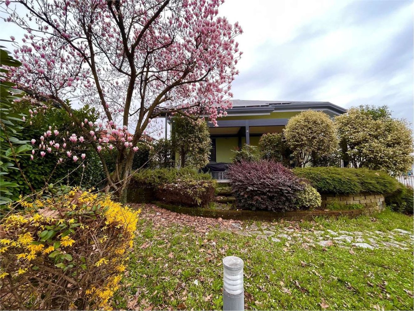 5-Zimmer Villa in Nerviano, Italy, Nr. 257718