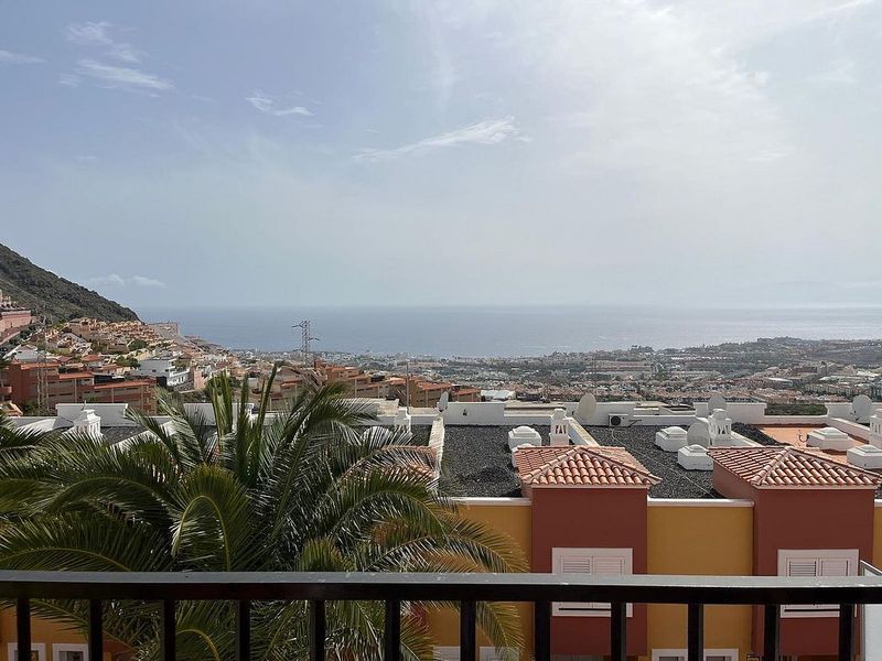 2 bedrooms Townhouse in Adeje, Spain No. 243903