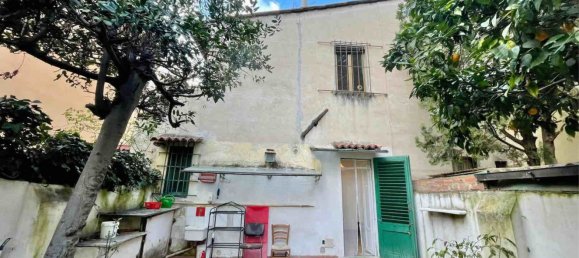 7 rooms House in Florence, Italy No. 192145 3