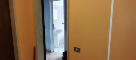 2-salle Appartement à Cinisello Balsamo, Italy No. 6581 12