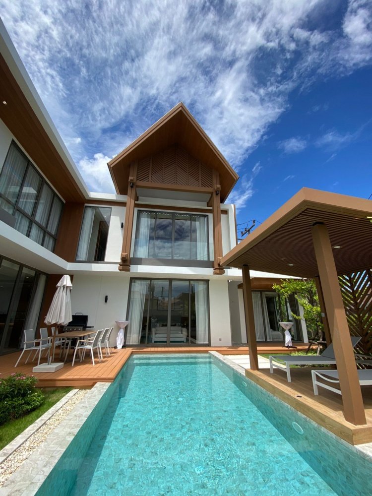 3 bedrooms Villa in Bang Tao, Thailand No. 10850