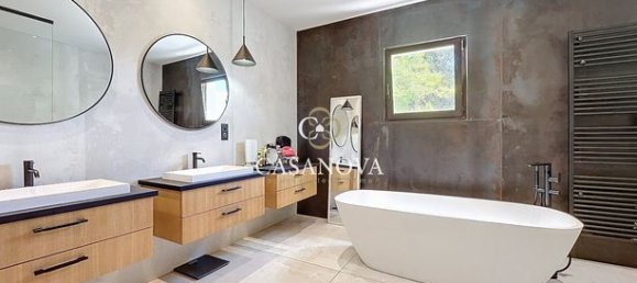 4 bedrooms Villa in Clermont-l'Herault, France No. 279999 15