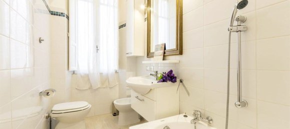 5 rooms Apartment in Rome, Italy No. 193472 17