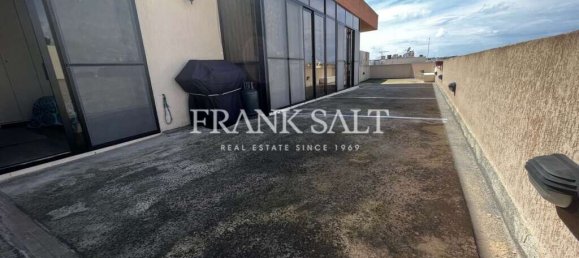 3 bedrooms Penthouse in Birzebbuga, Malta No. 11127 21