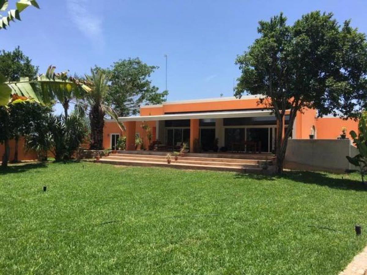 Casa de 4 dormitorios en Mérida, Mexico No. 157823