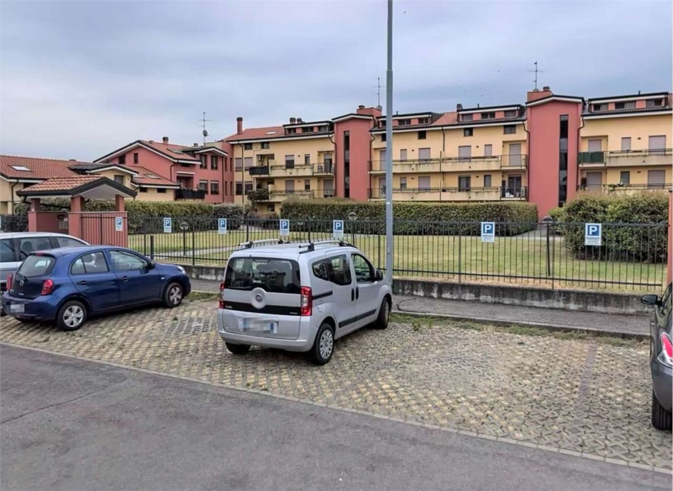 3-salle Appartement à Abbiategrasso, Italy No. 14069