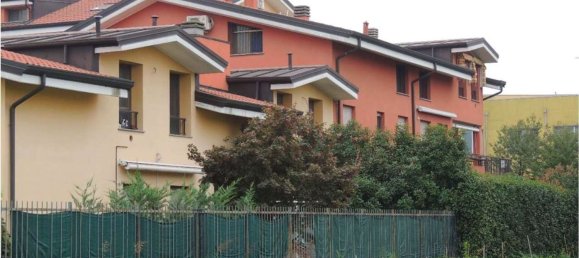 3-salle Appartement à Abbiategrasso, Italy No. 14069 2