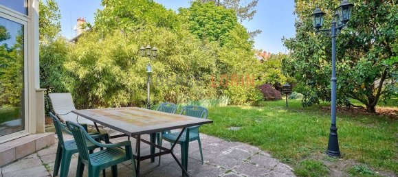 Вилла с 3 спальнями в Ле Везине, Франция № 163230 2