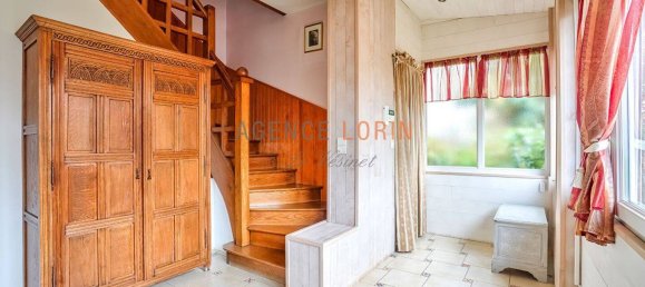 Вилла с 3 спальнями в Ле Везине, Франция № 163230 3