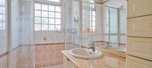 Вилла с 3 спальнями в Ле Везине, Франция № 163230 14