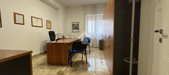 6 rooms Apartment in Cosenza, Italy No. 40366 4