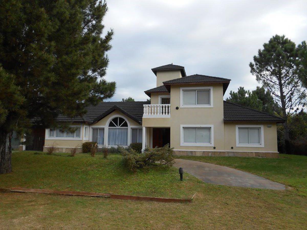 5 bedrooms House in Mar del Plata, Argentina No. 94063