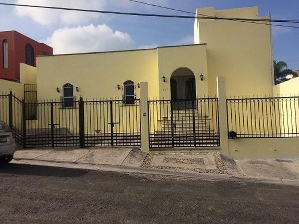 3 bedrooms House in Queretaro, Mexico No. 162413